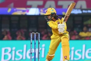 WPL 2026 : यूपी ने लगातार तीन हार के बाद खोला जीत का खाता, मुंबई को सात विकेट से दी मात SportsTak Hindi