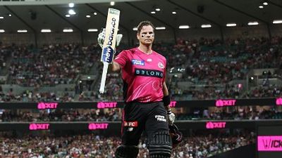 BBL में स्टीव स्मिथ का बल्ले से बवंडर, 107 मीटर दूर मारा शॉट, लगातार 4 छक्के और 41 गेंदों पर शतक SportsTak Hindi