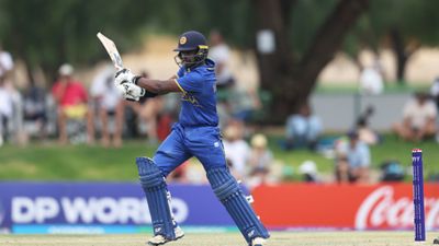 U19 World Cup में श्रीलंका के बल्लेबाज ने बनाया वर्ल्ड रिकॉर्ड, ठोका टूर्नामेंट के इतिहास का सर्वोच्च स्कोर SportsTak Hindi