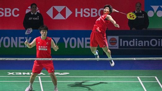 पहले कबूतरों की बीट, अब घोंसला, बीच मैच ऊपर से गिरी गंदगी, इंडिया ओपन में एक बार फिर रोकना पड़ा मुकाबला, Video