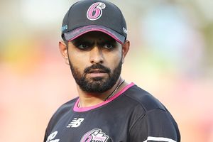 BBL में बाबर आजम के नखरे, खुद को ड्रेसिंग रूम में किया 'बंद', स्टीव स्मिथ के सिंगल से मना करने के बाद पाकिस्तानी स्टार की बचकानी हरकत SportsTak Hindi