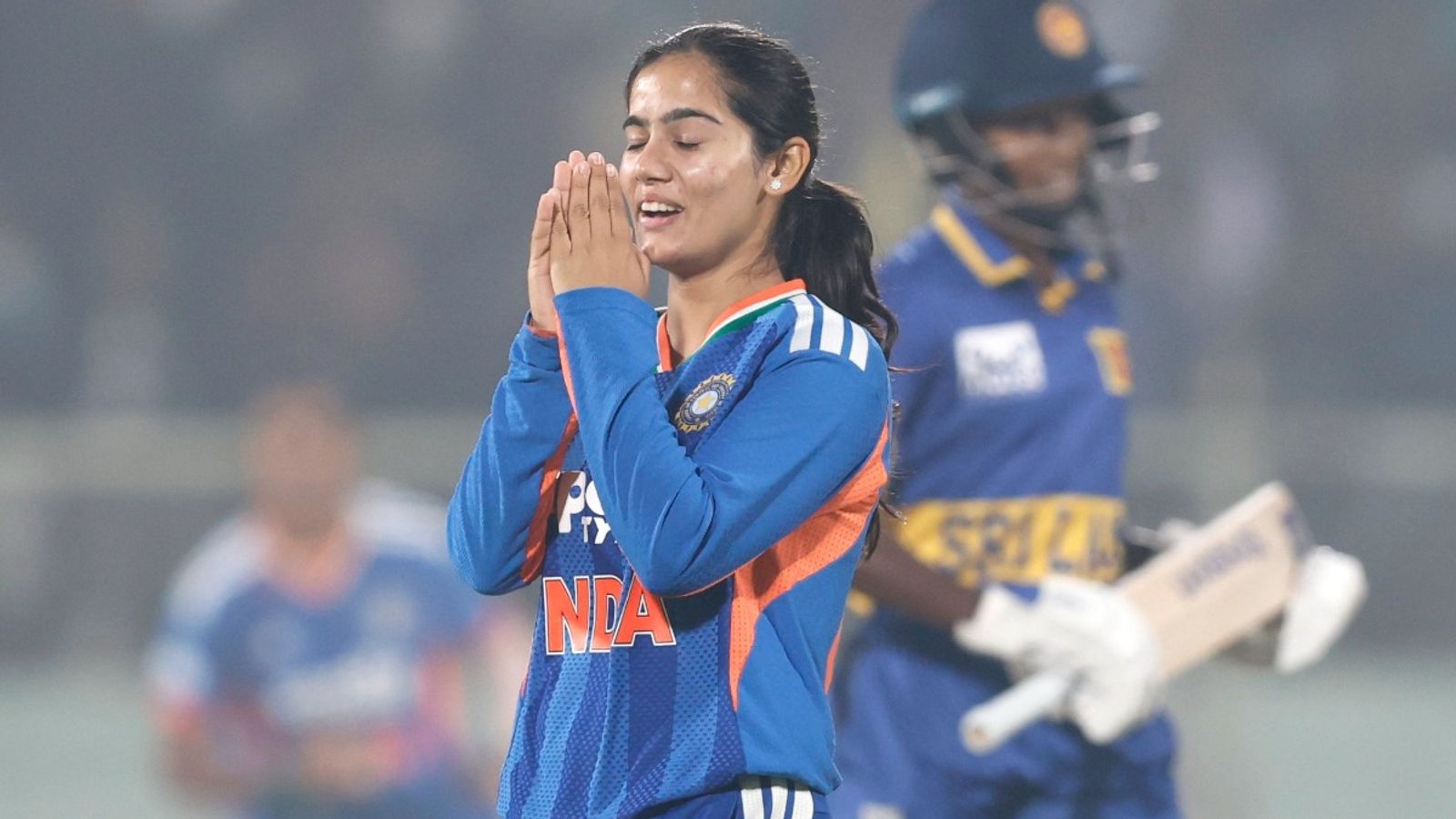 WPL में मुंबई इंडियंस को तगड़ा झटका, जी कमलिनी WPL 2026 से बाहर, 20 साल की खिलाड़ी ने किया रिप्लेस भारत- श्रींलका मैच के दौरान वैष्णवी शर्मा (photo: getty)