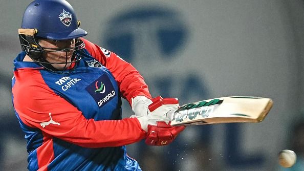 WPL 2026: दिल्ली कैपिटल्स की खिलाड़ी को अंपायर से बहस पड़ी भारी, टीम को जिताने के बाद मिली सजा