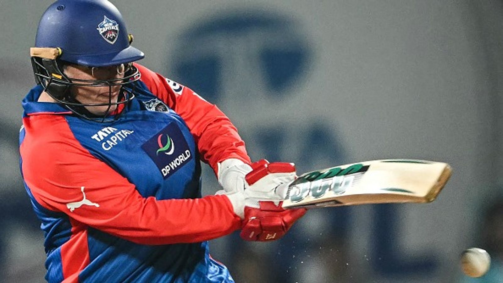 WPL 2026: दिल्ली कैपिटल्स की खिलाड़ी को अंपायर से बहस पड़ी भारी, टीम को जिताने के बाद मिली सजा लिजेल ली पर 10 प्रतिशत का जुर्माना लगा है. (PC: Getty)