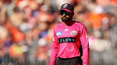 टी20 में टेस्ट क्रिकेट खेलने वाले बाबर आजम की BBL से विदाई, सिडनी सिक्सर्स ने किया रिलीज SportsTak Hindi