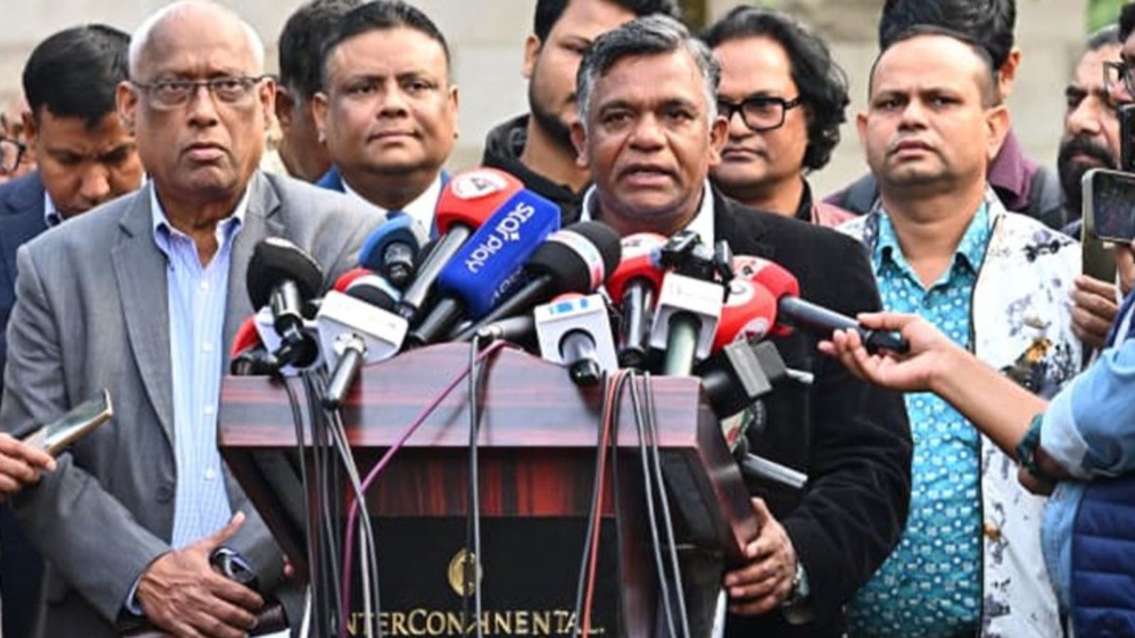 बांग्लादेश की अकड़ अभी भी नहीं हो रही खत्म, अध्यक्ष को ICC से उम्मीद, टी20 वर्ल्ड कप पर दिया बड़ा बयान बांग्लादेश की अकड़ अभी भी नहीं हो रही खत्म, अध्यक्ष को ICC से उम्मीद, टी20 वर्ल्ड कप पर दिया बड़ा बयान