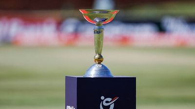 U19 World Cup के सुपर सिक्सेज स्टेज के लिए तय हुई टीमें, जानें कौन-कौन हुआ बाहर ? A general view of the International Cricket Council (ICC) Under-19 Men's Cricket World Cup trophy