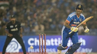 सूर्यकुमार यादव बुरे दौर से कैसे निकले बाहर, सुनील गावस्कर ने बता दिया सबकुछ SportsTak Hindi