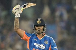 सूर्यकुमार यादव की फॉर्म वापसी में पत्नी देविशा का बड़ा हाथ, भारत को जीत दिलाने के बाद कप्तान खुलासा SportsTak Hindi