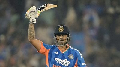 सूर्यकुमार यादव की फॉर्म वापसी में पत्नी देविशा का बड़ा हाथ, भारत को जीत दिलाने के बाद कप्तान खुलासा SportsTak Hindi