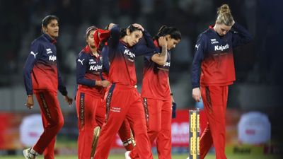 WPL 2026: दिल्ली कैपिटल्स ने रोका आरसीबी का विजयी रथ, 7 विकेट से दी मात, दूसरे स्थान पर जमाया कब्जा SportsTak Hindi