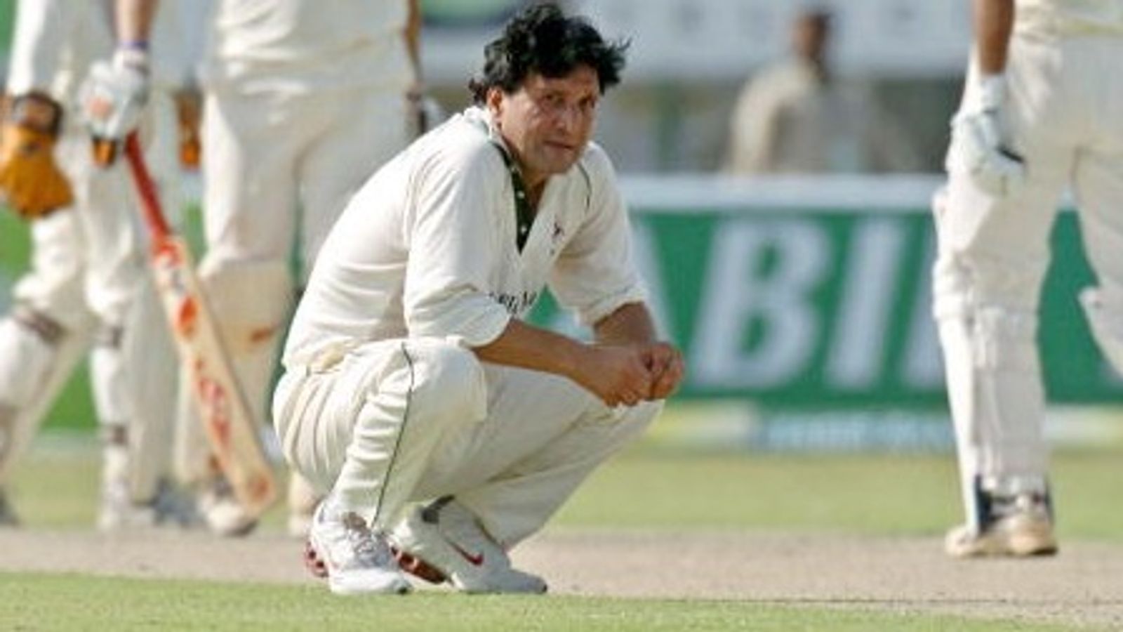 पाकिस्तानी दिग्गज का बेटा रेप के मामले में फंसा, फार्म हाउस पर सफाई के बहाने नौकरानी से की ज्यादती पाकिस्तानी दिग्गज का बेटा रेप के मामले में फंसा, फार्म हाउस पर सफाई के बहाने नौकरानी से की ज्यादती