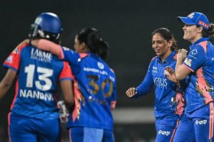 WPL 2026: ब्रंट का शतक पड़ा RCB पर भारी तो खूब लड़ीं ऋचा, मुंबई ने 15 रन से जीता रोमांचक मैच SportsTak Hindi