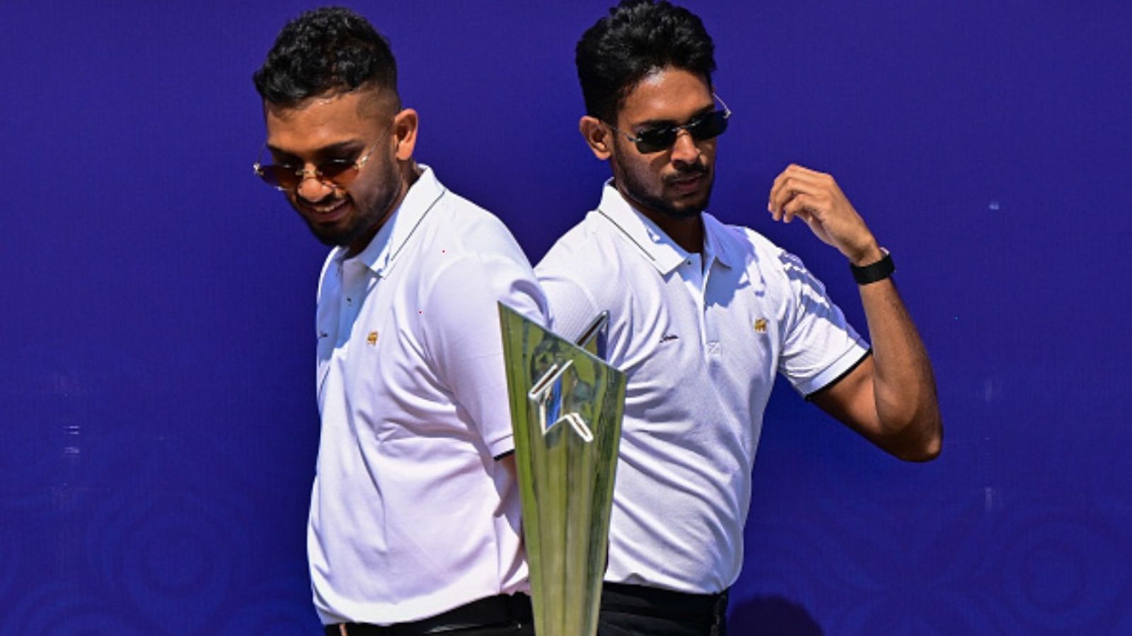 T20 WORLD CUP ट्रॉफी का इतिहास, भारत में बनना हुई थी शुरू, कितना है वजन, किस धातु का होता है इस्तेमाल T20 WORLD CUP ट्रॉफी का इतिहास, भारत में बनना हुई थी शुरू, कितना है वजन, किस धातु का होता है इस्तेमाल