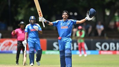 कौन हैं विहान मल्होत्रा जिन्होंने U19 वर्ल्ड कप 2026 में भारत के लिए ठोका पहला शतक, RCB का हैं हिस्सा SportsTak Hindi