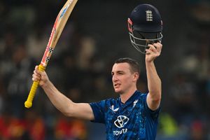 SL vs ENG: हैरी ब्रूक ने 57 गेंद में ठोका शतक, इंग्लिश कप्तान के रूप में बनाया रिकॉर्ड, 32वें ओवर में आकर मचाई धमाचौकड़ी SportsTak Hindi