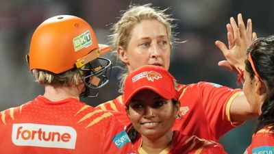 WPL 2026: गुजरात जायंट्स ने आखिरी गेंद पर जीता रोमांचक मैच, दिल्ली नहीं बना पाई 4 रन, 3 रन से डिवाइन ने जीती बाजी SportsTak Hindi