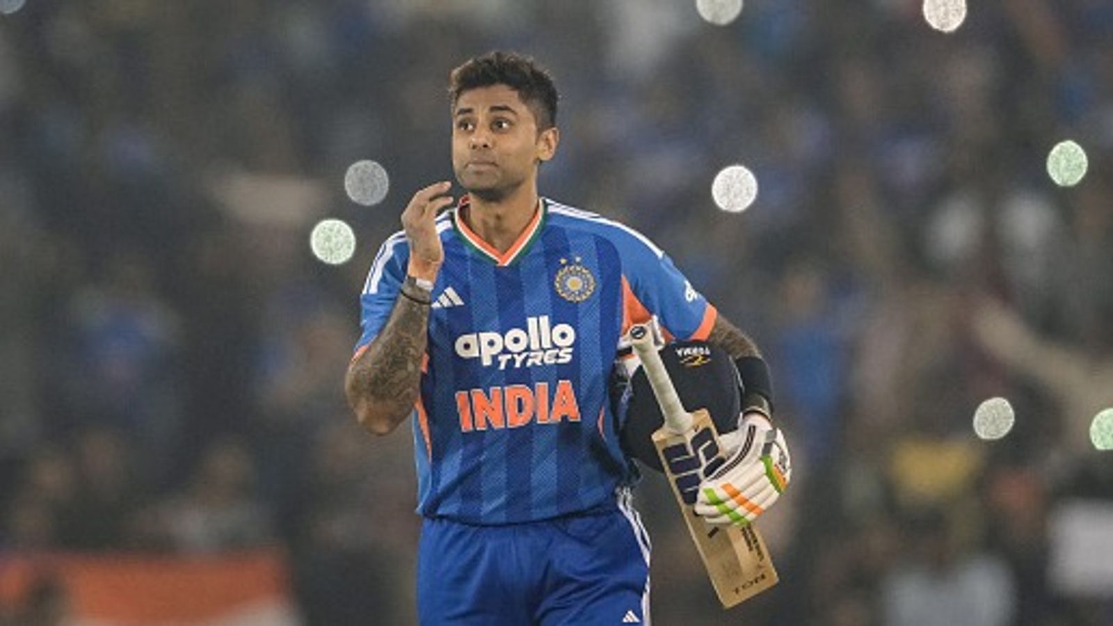 ICC T20I Rankings:सूर्यकुमार यादव ने दो फिफ्टी ठोकते ही लगाई लंबी छलांग, दुबे को ऑलराउंडर्स में फायदा ICC T20I Rankings:सूर्यकुमार यादव ने दो फिफ्टी ठोकते ही लगाई लंबी छलांग, दुबे को ऑलराउंडर्स में फायदा