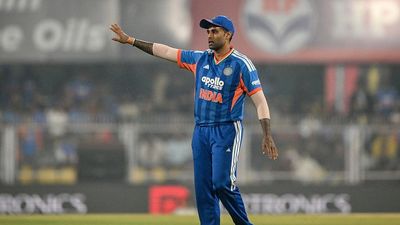 श्रेयस अय्यर का पत्ता कटा? सूर्य ने बातों-बातों में कह दी बड़ी बात, टी20 वर्ल्ड कप की राह हुई मुश्किल SportsTak Hindi