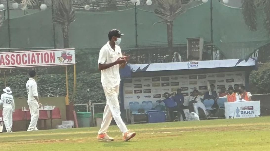 mumbai players wearing mask during match