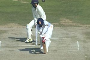 पंजाब के गेंदबाज ने केएल राहुल का उखाड़ा मिडिल स्टंप, 59 रन बनाकर गए पवेलियन, देखें VIDEO SportsTak Hindi