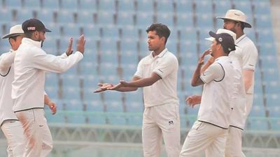 SRH के हाथ लगा 75 लाख में जैकपॉट, यूपी के घातक तेज गेंदबाज ने 7 विकेट लेकर मचाया कोहराम shivam mavi