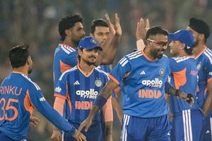 टी20 वर्ल्ड कप में टीम इंडिया के खिलाफ मुकाबले से ठीक पहले इस देश के क्रिकेटर की चिंता बढ़ी, बताया हराने के लिए क्या करना होगा SportsTak Hindi