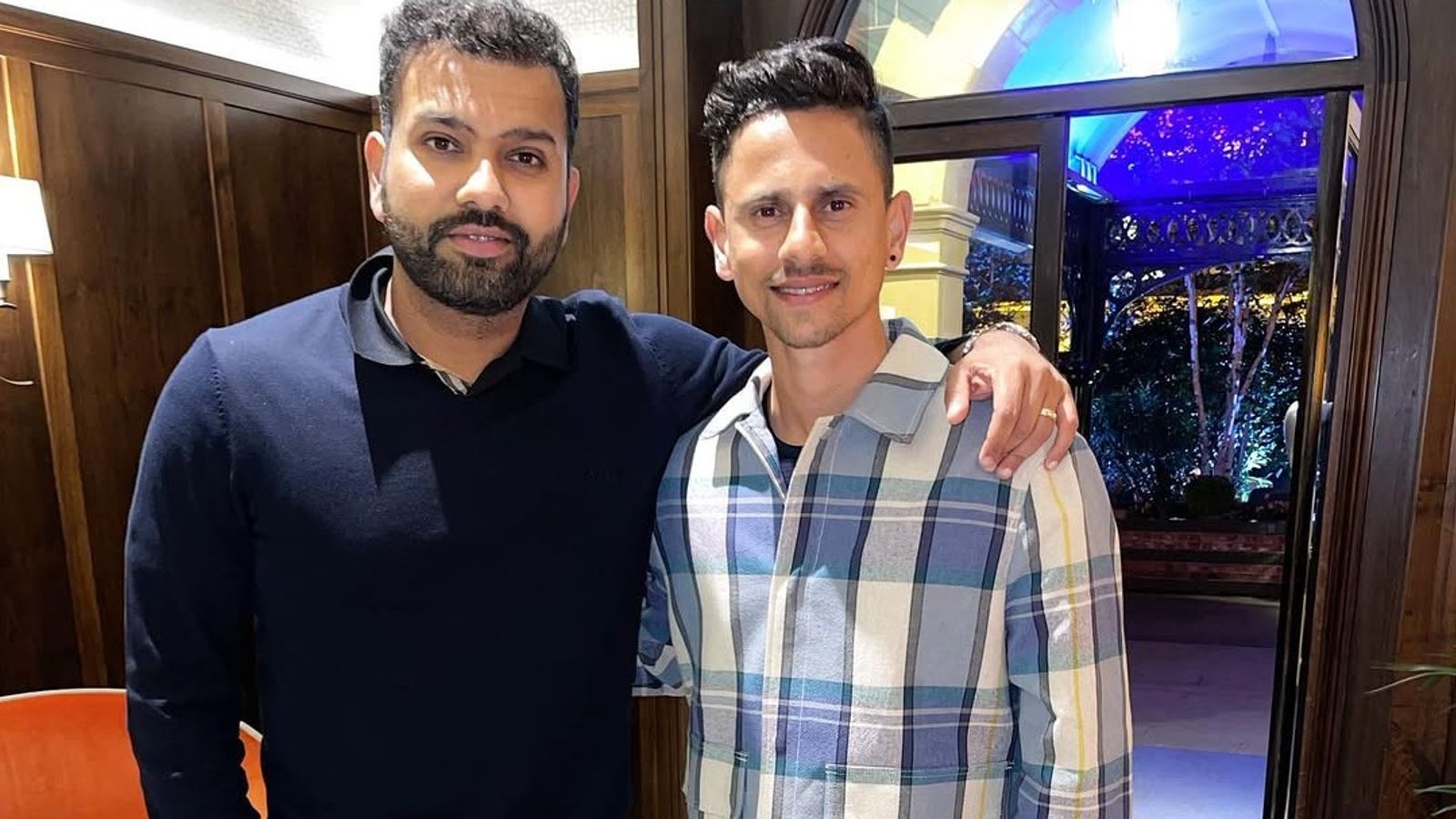 क्रिकेट छोड़ना चाहता था रोहित शर्मा के कोच का बेटा, फिर पिता की एक बात ने बदला मन, अब रणजी ट्रॉफी में लगा दी रिकॉर्ड्स की झड़ी क्रिकेट छोड़ना चाहता था रोहित शर्मा के कोच का बेटा, फिर पिता की एक बात ने बदला मन, अब रणजी ट्रॉफी में लगा दी रिकॉर्ड्स की झड़ी