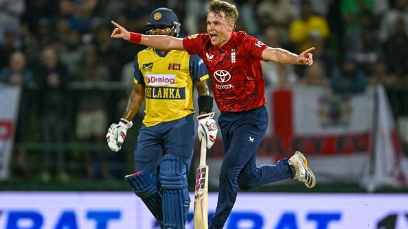 Sam Curran (R) Sam Curran (R)