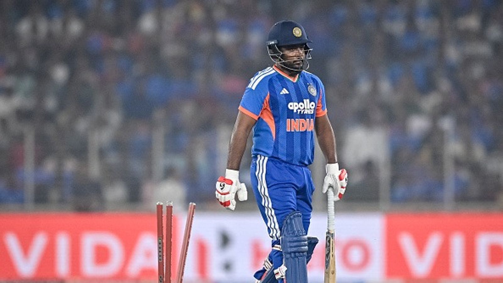 Sanju Samson : संजू सैमसन फिर निकले फ्लॉप, अब करियर पर लटकी तलवार, 14 महीने में जड़ सके सिर्फ एक फिफ्टी Sanju Samson : संजू सैमसन फिर निकले फ्लॉप, अब करियर पर लटकी तलवार, 14 महीने में जड़ सके सिर्फ एक फिफ्टी