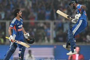 IND vs NZ : इशान किशन के शतक और अर्शदीप के पंजे से जीता भारत, 272 के लक्ष्य के आगे न्यूजीलैंड ने टेके घुटने SportsTak Hindi