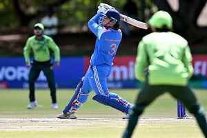 IND vs PAK: कैच छूटा, रन आउट से भी बचे, वैभव सूर्यवंशी को एक गेंद पर दो बार मिला जीवनदान, फिर भी पाकिस्तान के खिलाफ हुए फेल SportsTak Hindi