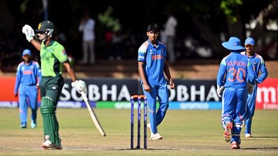 U19 वर्ल्ड कप 2026 में भारत से हारकर पाकिस्तान हुआ बाहर, टीम इंडिया ने सेमीफाइनल में बनाई जगह R.S. Ambrish of India