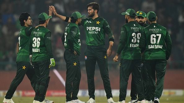 Players of Pakistan celebrates the wicket of Matthew Renshaw Players of Pakistan celebrates the wicket of Matthew Renshaw