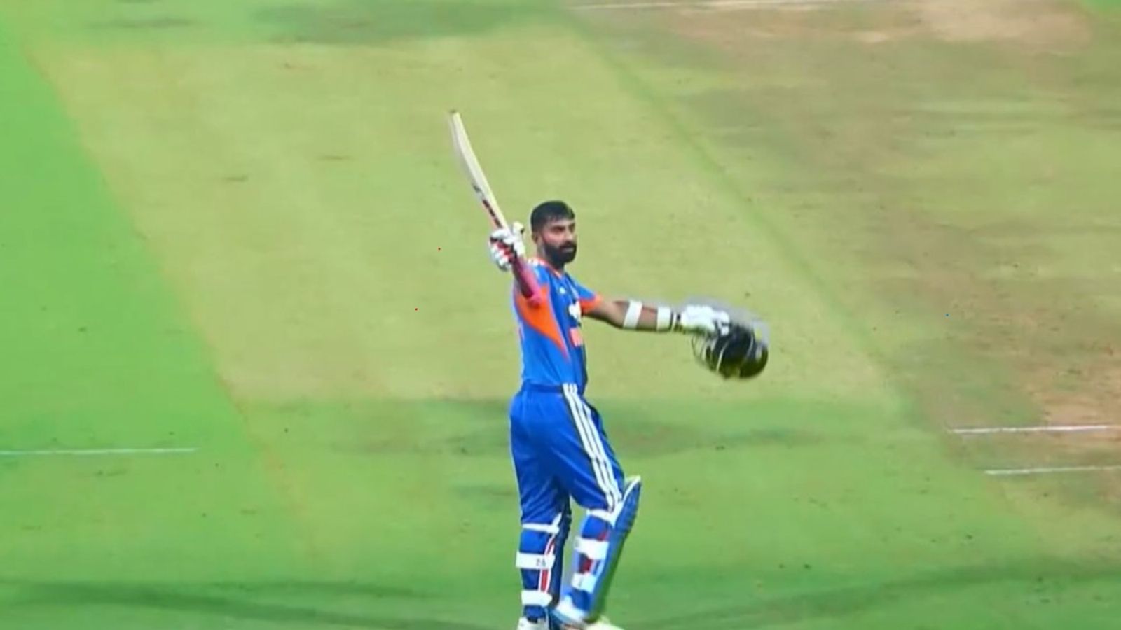 टीम इंडिया से बाहर रहने वाले विकेटकीपर का धमाका, अमेरिका के खिलाफ ठोका शतक, कभी वनडे में मारे थे 277 रन टीम इंडिया से बाहर रहने वाले विकेटकीपर का धमाका, अमेरिका के खिलाफ ठोका शतक, कभी वनडे में मारे थे 277 रन