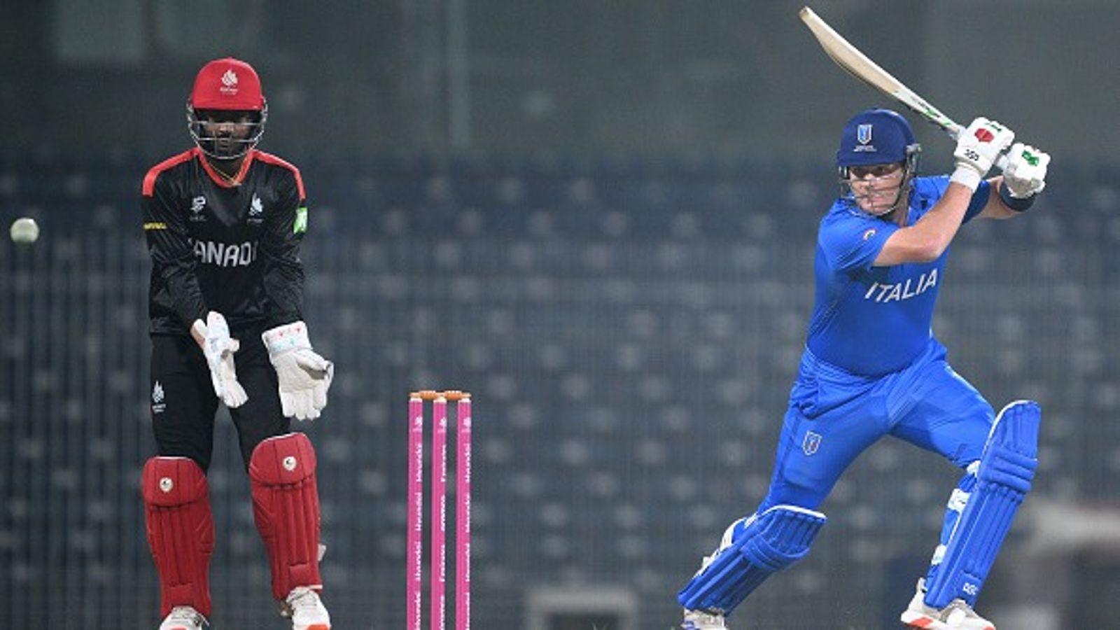 पहली बार T20 World Cup खेल रही इटली ने दूसरी टीमों के लिए बजाई खतरे की घंटी, वार्म अप मैच में कनाडा को 10 रन से हराया पहली बार T20 World Cup खेल रही इटली ने दूसरी टीमों के लिए बजाई खतरे की घंटी, वार्म अप मैच में कनाडा को 10 रन से हराया