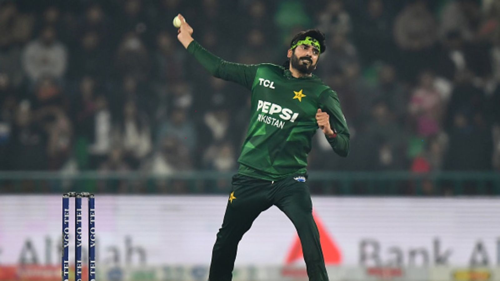 कौन हैं उस्मान तारिक जिनकी गेंदों को भट्टा बता रहे बल्लेबाज, कैसे कर रहे बॉलिंग, धोनी की फिल्म देखकर बने क्रिकेटर कौन हैं उस्मान तारिक जिनकी गेंदों को भट्टा बता रहे बल्लेबाज, कैसे कर रहे बॉलिंग, धोनी की फिल्म देखकर बने क्रिकेटर