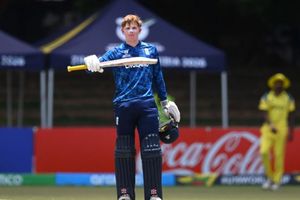 U19 World Cup: डिफेंडिंग चैंपियन ऑस्ट्रेलिया बाहर, इंग्लैंड ने कप्तान के शतक के दम पर फाइनल में बनाई जगह SportsTak Hindi