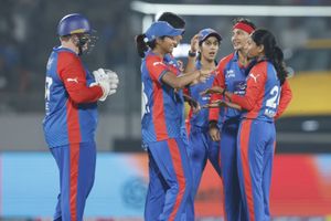 WPL 2026: दिल्ली कैपिटल्स ने लगातार चौथी बार फाइनल में बनाई जगह, गुजरात को दी मात, अब आरसीबी से टक्कर SportsTak Hindi