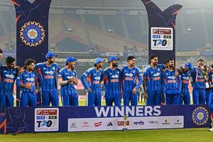 T20 वर्ल्ड कप 2026 से पहले टीम इंडिया की बढ़ी टेंशन, वॉर्मअप मैच में चोटिल हुआ ये धाकड़ गेंदबाज SportsTak Hindi