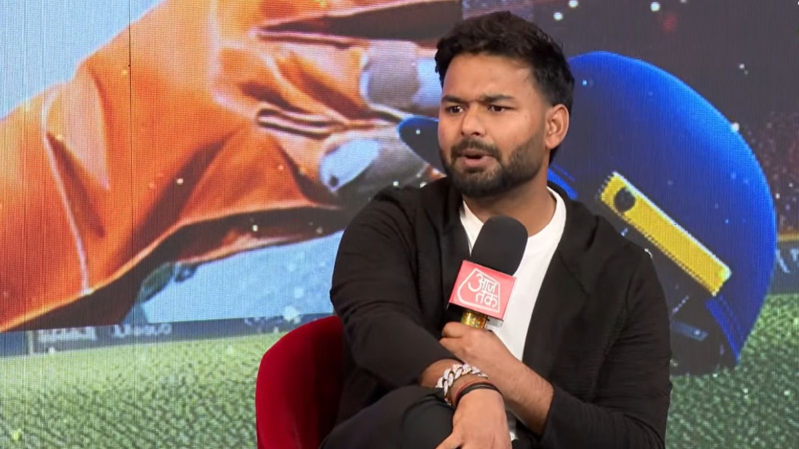 Rishabh Pant Exclusive: ऋषभ पंत ने बताई T20 World Cup सेमीफाइनल की टीमें, भारत के साथ इन 3 को चुना Rishabh Pant Exclusive: ऋषभ पंत ने बताई T20 World Cup सेमीफाइनल की टीमें, भारत के साथ इन 3 को चुना