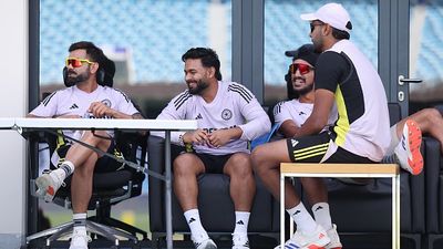 Salaam Cricket: वर्तमान में टी20 में कौन है दुनिया का सबसे घातक बैटर, ऋषभ पंत ने लिया इस भारतीय क्रिकेटर का नाम SportsTak Hindi