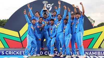 अंडर-19 वर्ल्ड चैंपियन बनने के बाद भारतीय टीम पर पैसों की बारिश, BCCI ने की इतने करोड़ इनामी राशि की घोषणा SportsTak Hindi