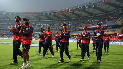 नेपाल की टीम इंग्लैंड से हार के भी सुपर 8 में कैसे जा सकती है? बस एक टीम से पाना होगा पार Nepal players