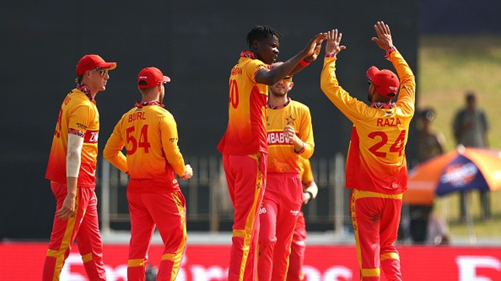 T20WC 2026: ओमान को 103 रन पर ढेर करने के बाद जिम्बाब्वे ने 8 विकेट से जीत मैच, बेनेट और गेंदबाज छाए T20WC 2026: ओमान को 103 रन पर ढेर करने के बाद जिम्बाब्वे ने 8 विकेट से जीत मैच, बेनेट और गेंदबाज छाए