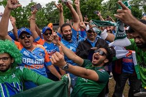 बड़ी खबर: भारत-पाकिस्तान महामुकाबले पर लगी मुहर! पीएम शरीफ ने दी खेलने की अनुमति SportsTak Hindi