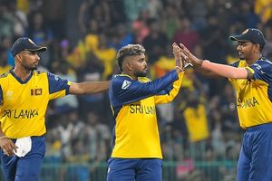 श्रीलंका क्रिकेट को तगड़ा झटका, स्टार खिलाड़ी टी20 वर्ल्ड कप 2026 से बाहर, पिछले मैच में बरपाया था कहर SportsTak Hindi