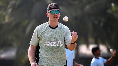 टी20 वर्ल्ड कप में न्यूजीलैंड को तगड़ा झटका, स्टार ऑलराउंडर चोट के चलते टूर्नामेंट से हुआ बाहर SportsTak Hindi