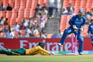 SA vs AFG: साउथ अफ्रीका के छूटे पसीने, डबल सुपर ओवर में मिली जीत, अफगानिस्तान पर वर्ल्ड कप से बाहर होने का खतरा मंडराया SportsTak Hindi