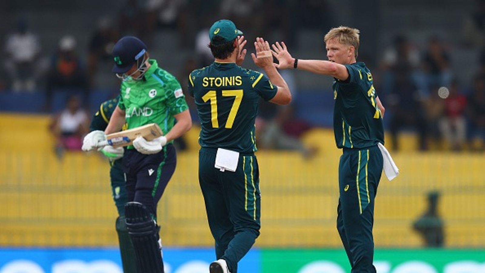 AUS vs IRE : एलिस और जम्पा के कहर से ऑस्ट्रेलिया ने आयरलैंड को धोया, इंजर्ड कप्तान के बावजूद 67 रन से जीता मुकाबला आयरलैंड के खिलाफ विकेट लेने के बाद नाथन एलिस